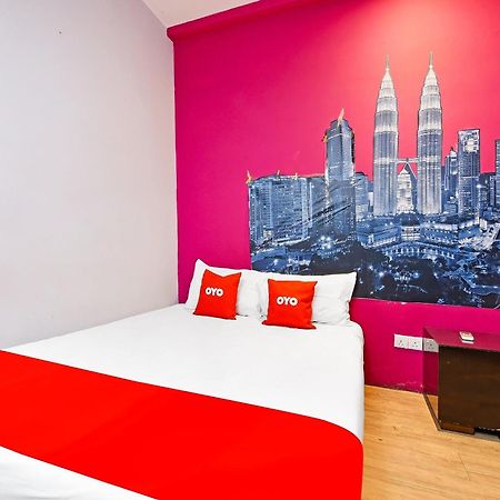 Oyo 90138 Hotel Elwarda Klcity Куала Лумпур Екстериор снимка
