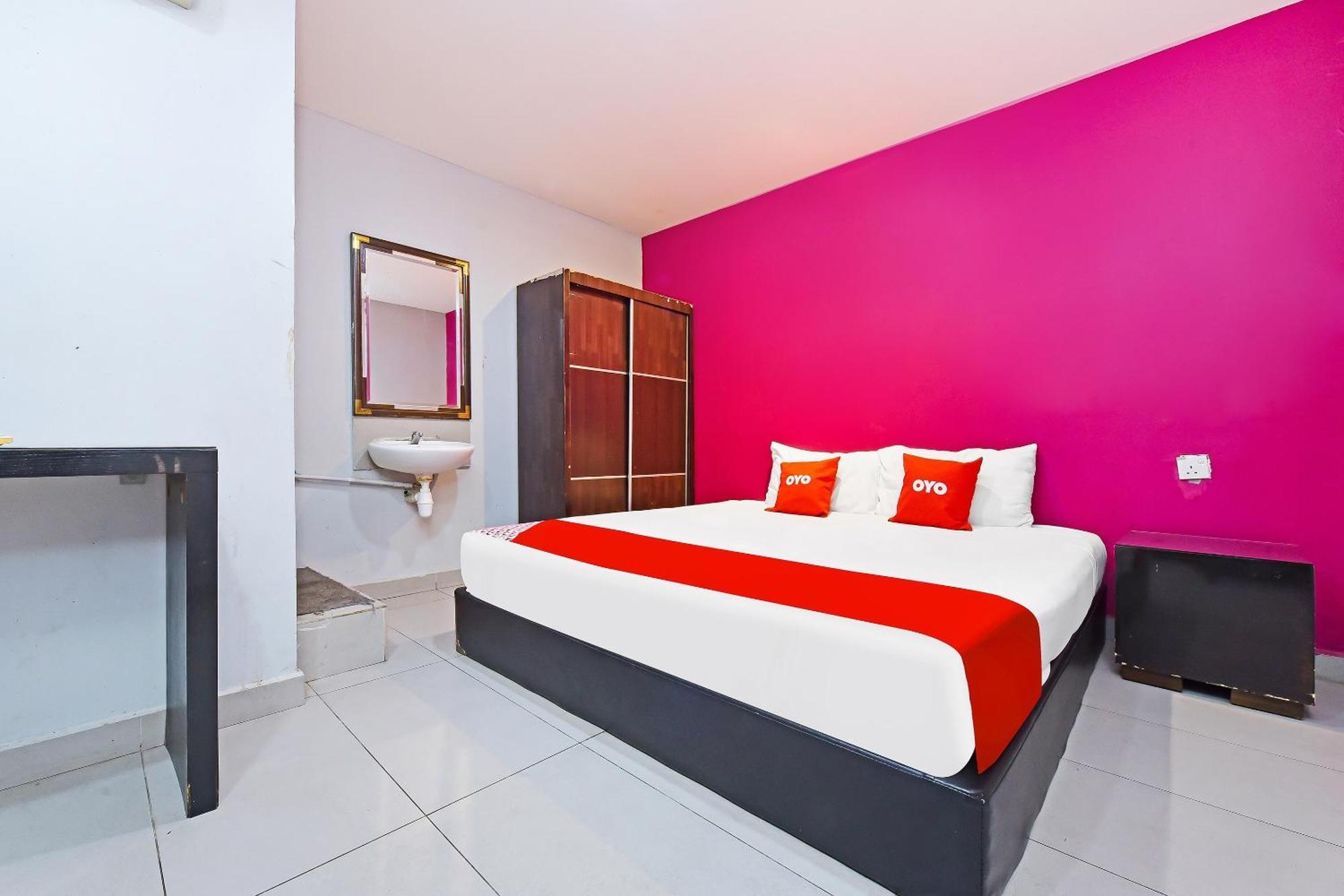 Oyo 90138 Hotel Elwarda Klcity Куала Лумпур Екстериор снимка